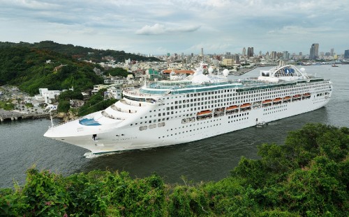 Image white cruise ship on body of water during daytime