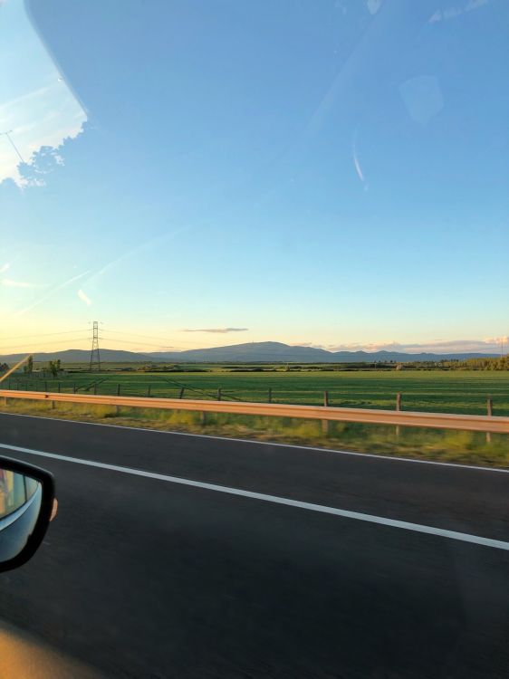 Carretera, la Superficie de la Carretera, Infraestructura, Asfalto, Llanura. Wallpaper in 1536x2048 Resolution