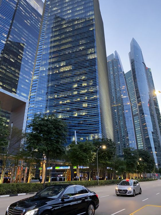 Tour de Bloc, Métropole, Zone Urbaine, Gratte-ciel, Roi. Wallpaper in 1536x2048 Resolution