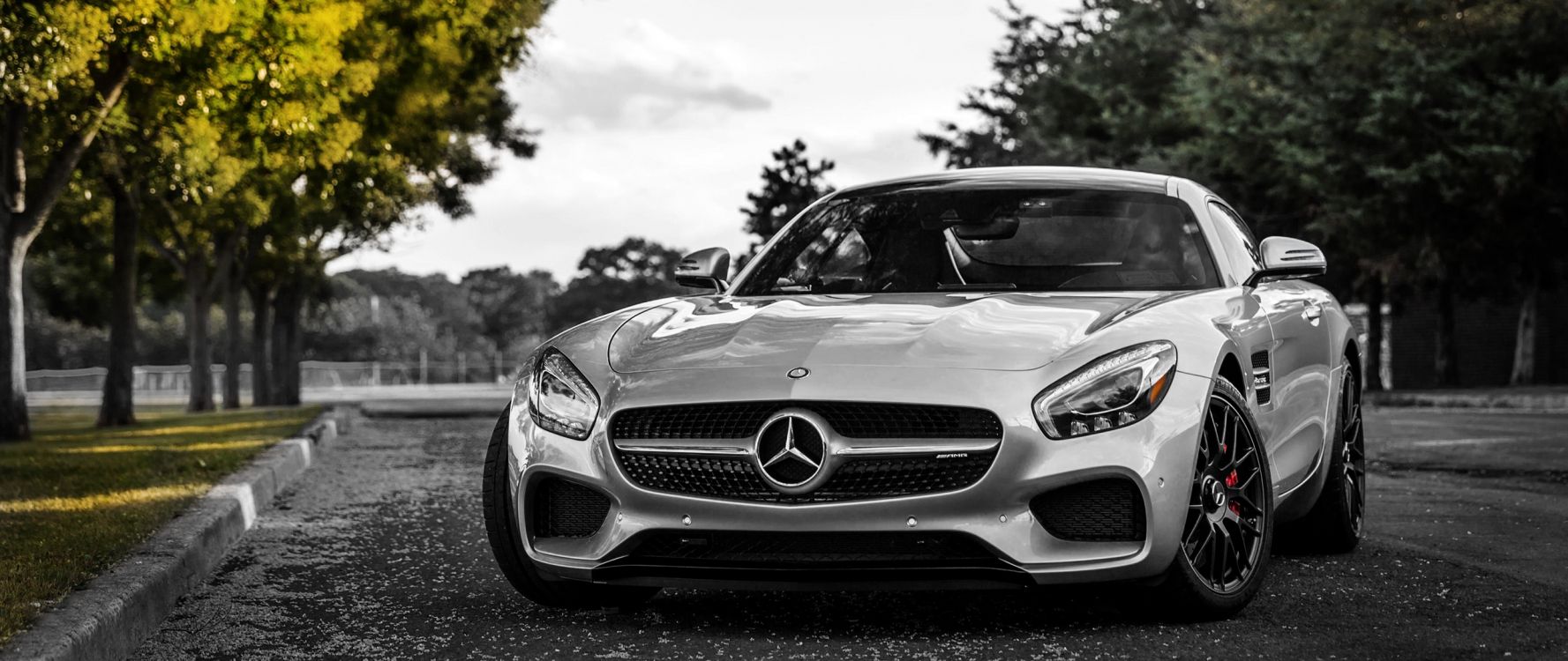 Foto en Escala de Grises Del Coche Mercedes Benz. Wallpaper in 2560x1080 Resolution