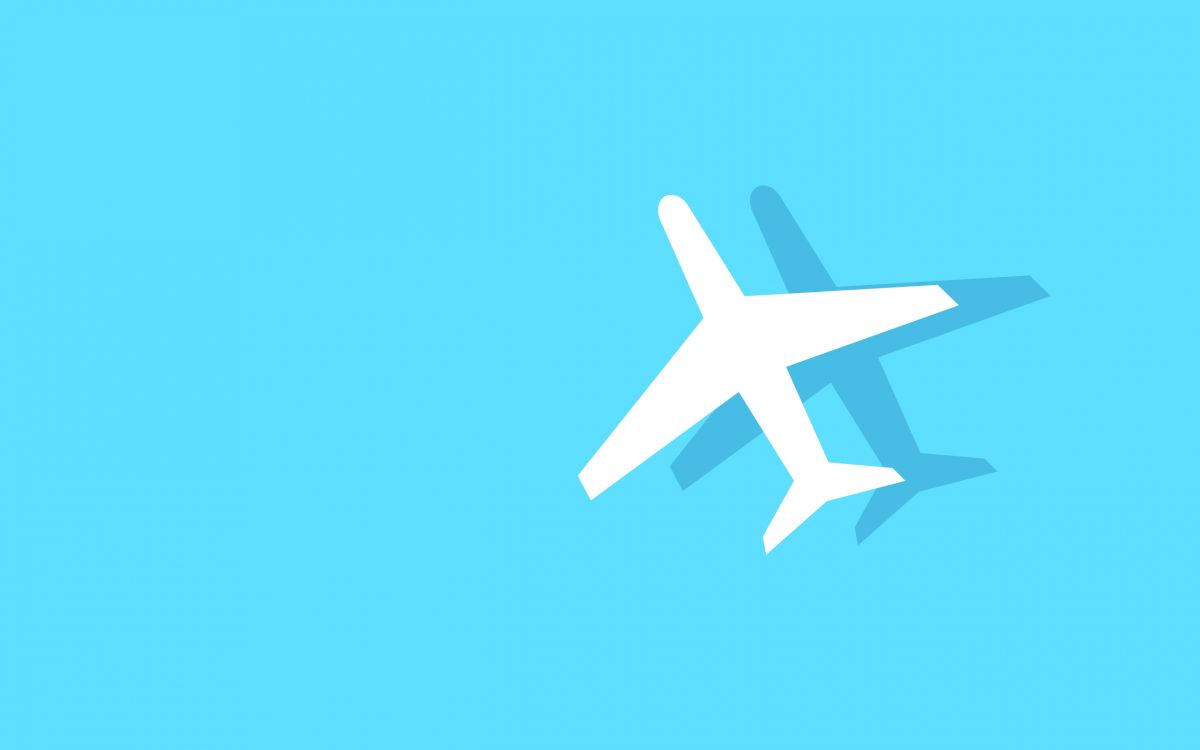 Weißes Und Blaues Flugzeug am Blauen Himmel. Wallpaper in 2560x1600 Resolution